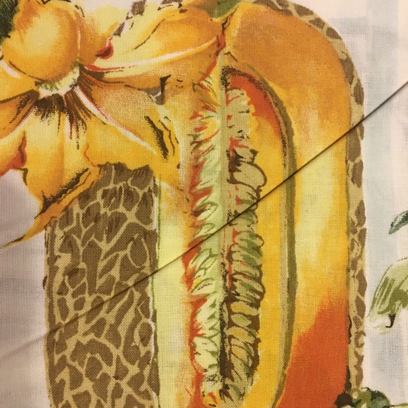 Vintage WC Designs garden oblong tablecloth - Picture 10 of 13